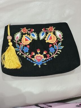Black Velvet Embroidered Floral Tassel Clutch